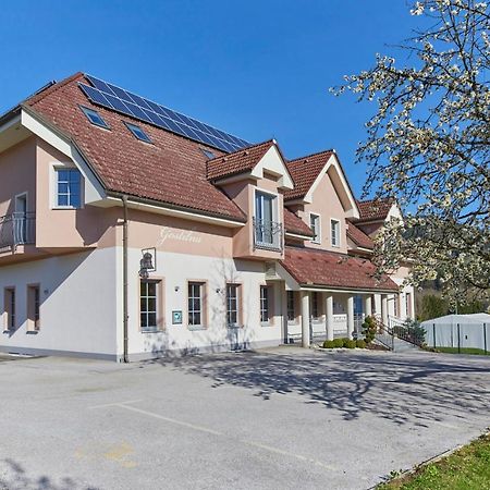 Hostel Delalut Ravne na Koroskem Exteriér fotografie